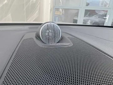 VOLVO XC 60 T8 Ultra Dark 22 Zoll   Luftf.   B&W