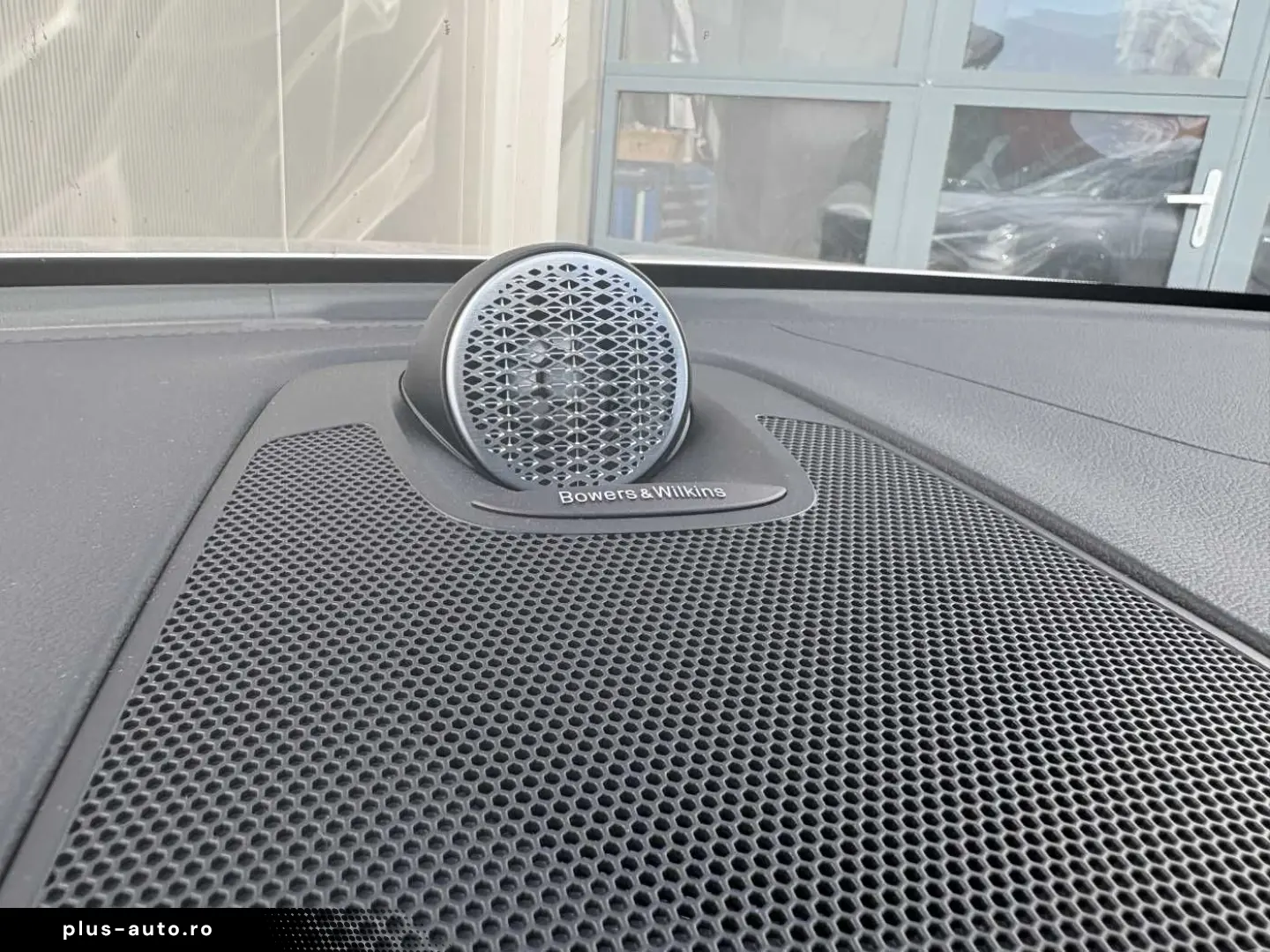 VOLVO XC 60 T8 Ultra Dark 22 Zoll   Luftf.   B&W