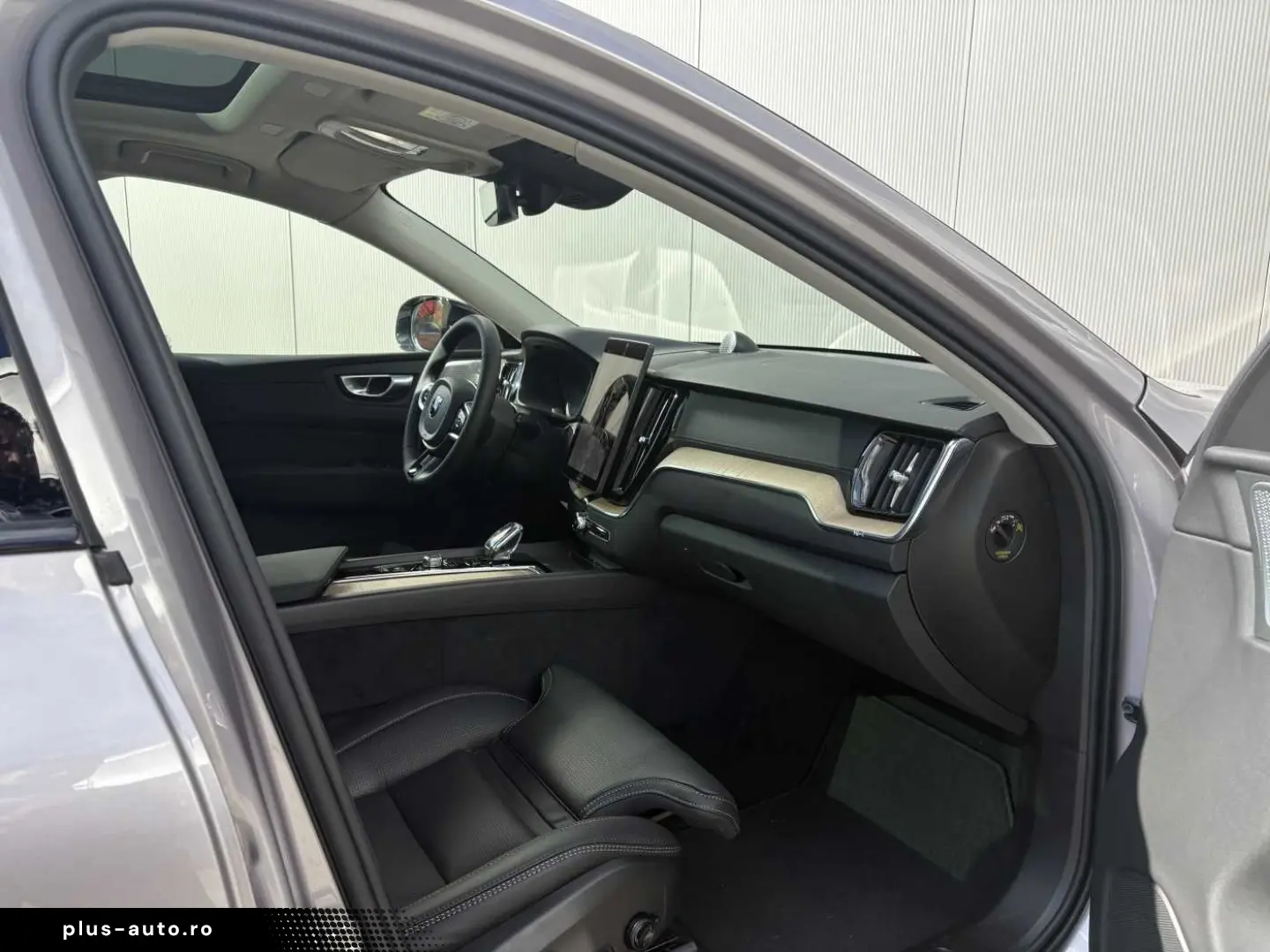 VOLVO XC 60 T8 Ultra Dark 22 Zoll   Luftf.   B&W