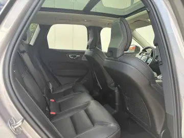 VOLVO XC 60 T8 Ultra Dark 22 Zoll   Luftf.   B&W