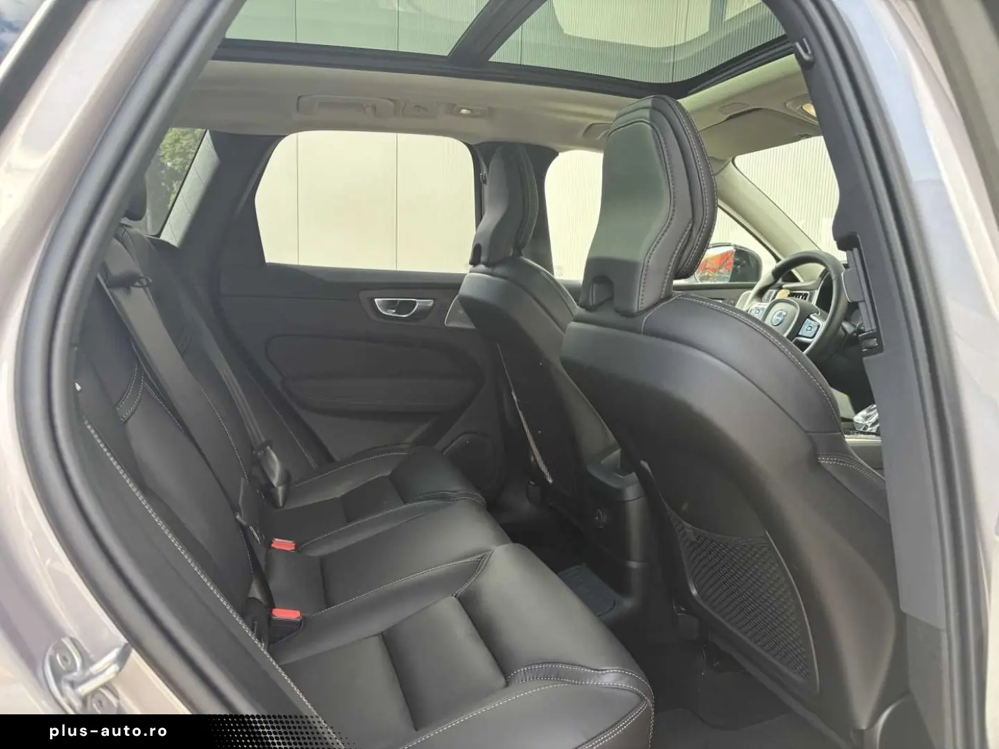 VOLVO XC 60 T8 Ultra Dark 22 Zoll   Luftf.   B&W