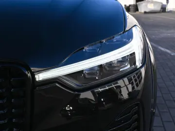 VOLVO XC60 B5 AWD Ultra Dark LUFT 360  ACC AHK