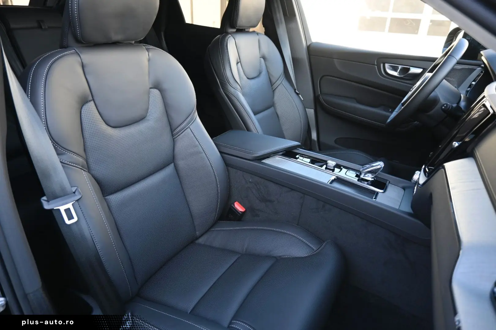 VOLVO XC60 B5 AWD Ultra Dark LUFT 360  ACC AHK