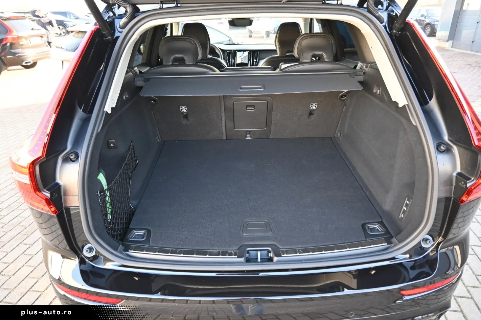 VOLVO XC60 B5 AWD Ultra Dark LUFT 360  ACC AHK