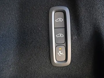 VOLVO XC60 B5 AWD Ultra Dark LUFT 360  ACC AHK