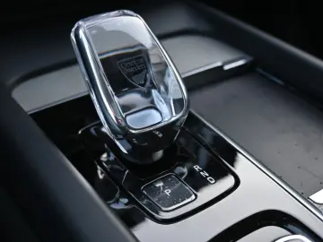 VOLVO XC60 B5 AWD Ultra Dark LUFT 360  ACC AHK