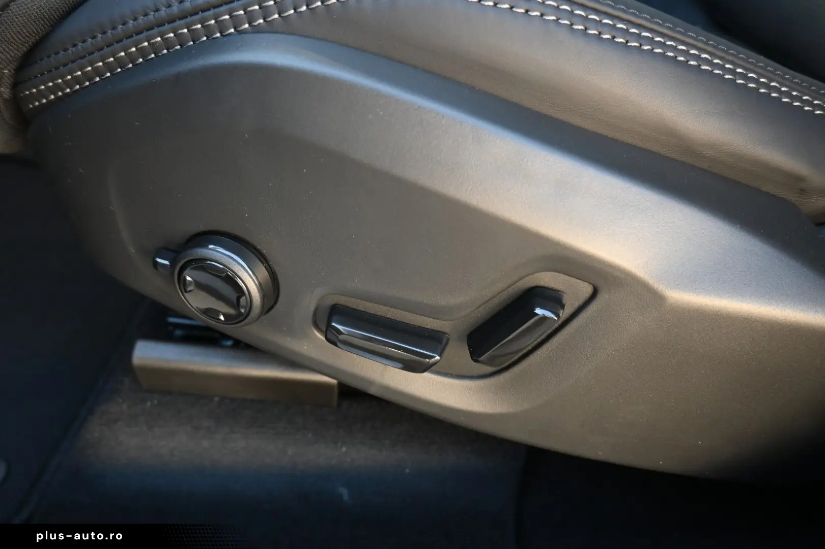 VOLVO XC60 B5 AWD Ultra Dark LUFT 360  ACC AHK