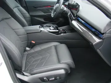 BMW 520 520d M Sport Pro Xdrive ACC 360º H&K ACC HUD