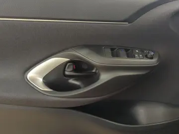 TOYOTA YARIS CROSS 1.5 Hybrid TEAM D