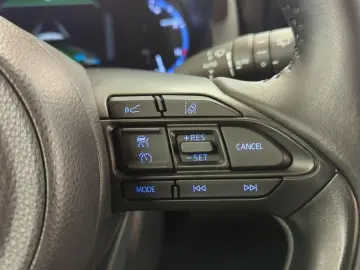 TOYOTA YARIS CROSS 1.5 Hybrid TEAM D