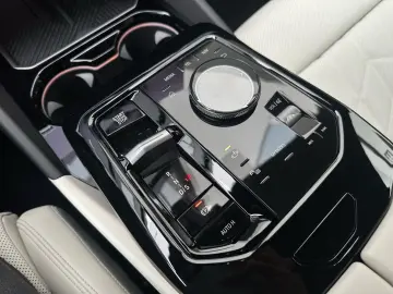 BMW 550e xDrive M Sport AdapLED DA Prof PA  B&W 21