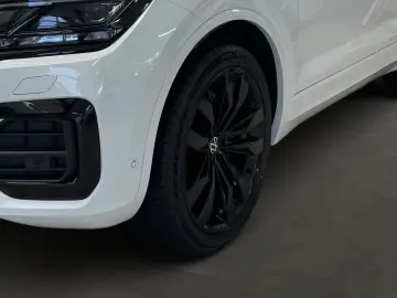 VW Touareg 3.0 TDI 4M R-Line  AHK MATRIX KAMERA NAV