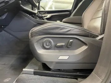 VW Touareg 3.0 V6 TDI 4Motion R-Line Pano R-Line LM