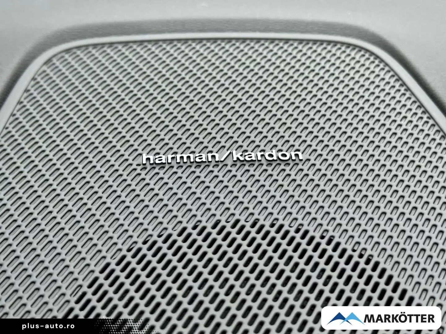 Volvo XC60 T8 AWD Plus Black Edition Plug-In Hybrid