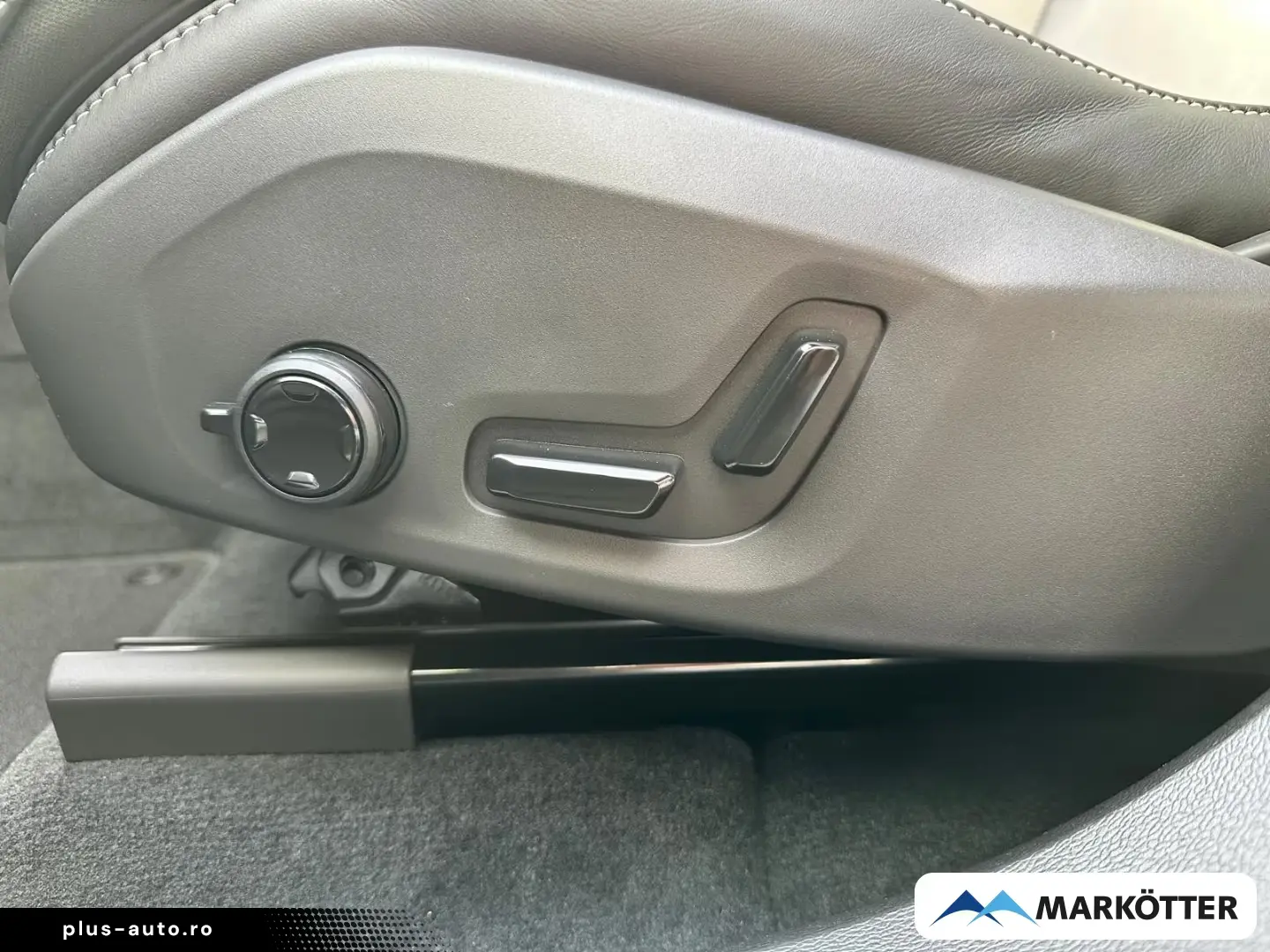 Volvo XC60 T8 AWD Plus Black Edition Plug-In Hybrid