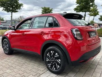 Fiat 600 e 115 kW Red