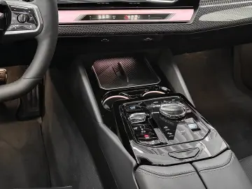 BMW i5 eDrive40 M Sport HUD PANO