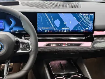 BMW i5 eDrive40 M Sport HUD PANO