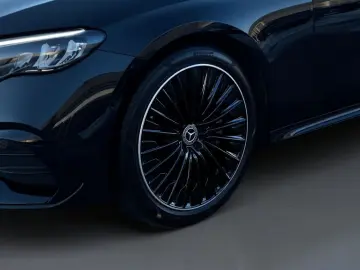 MERCEDES-BENZ E 220 d AMG Night Navi Amb CarPlay Kamera