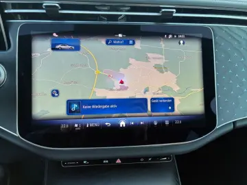 MERCEDES-BENZ E 220 d AMG Night Navi Amb CarPlay Kamera