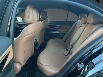 MERCEDES-BENZ E 220 d AMG Night Navi Amb CarPlay Kamera