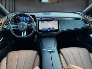 MERCEDES-BENZ E 220 d AMG Night Navi Amb CarPlay Kamera