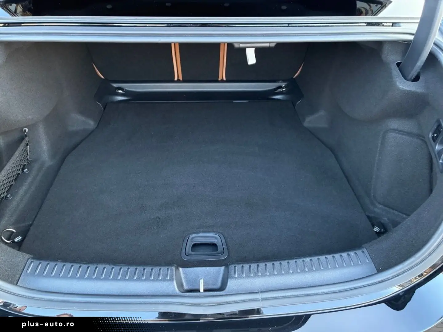 MERCEDES-BENZ E 220 d AMG Night Navi Amb CarPlay Kamera