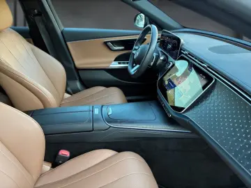 MERCEDES-BENZ E 220 d AMG Night Navi Amb CarPlay Kamera