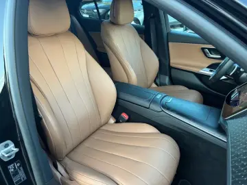 MERCEDES-BENZ E 220 d AMG Night Navi Amb CarPlay Kamera