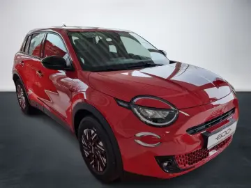 Fiat 600e Elektro 115kW 156PS