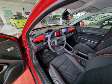 Fiat 600e Elektro 115kW 156PS