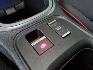 Fiat 600e Elektro 115kW 156PS