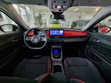 Fiat 600e Elektro 115kW 156PS