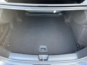 MERCEDES-BENZ E 200 AMG Night Leder braun Burmester 4D