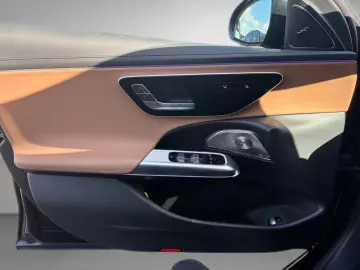 MERCEDES-BENZ E 200 AMG Night Leder braun Burmester 4D