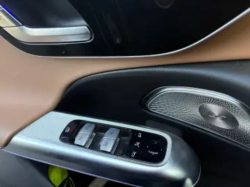 MERCEDES-BENZ E 200 AMG Night Leder braun Burmester 4D