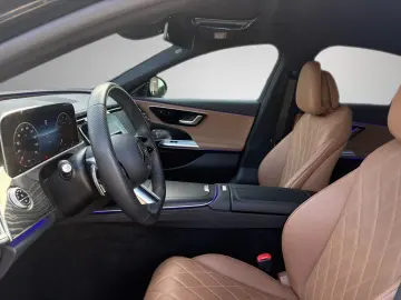 MERCEDES-BENZ E 200 AMG Night Leder braun Burmester 4D