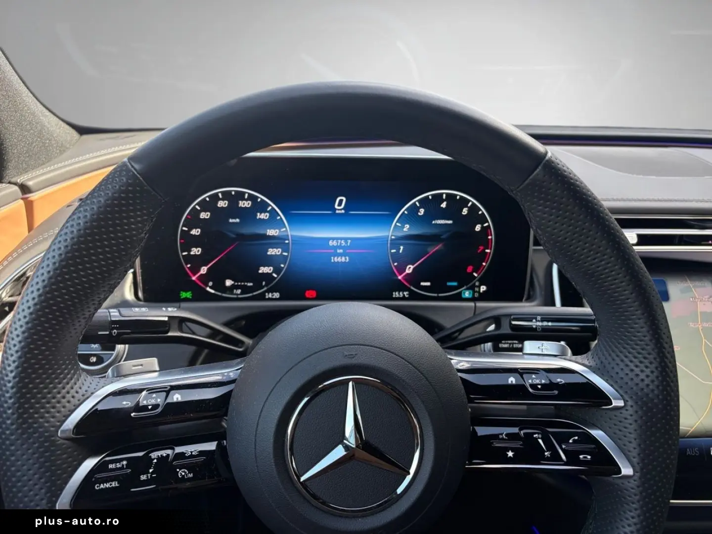 MERCEDES-BENZ E 200 AMG Night Leder braun Burmester 4D