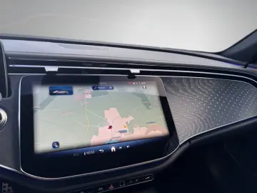 MERCEDES-BENZ E 200 AMG Night Leder braun Burmester 4D