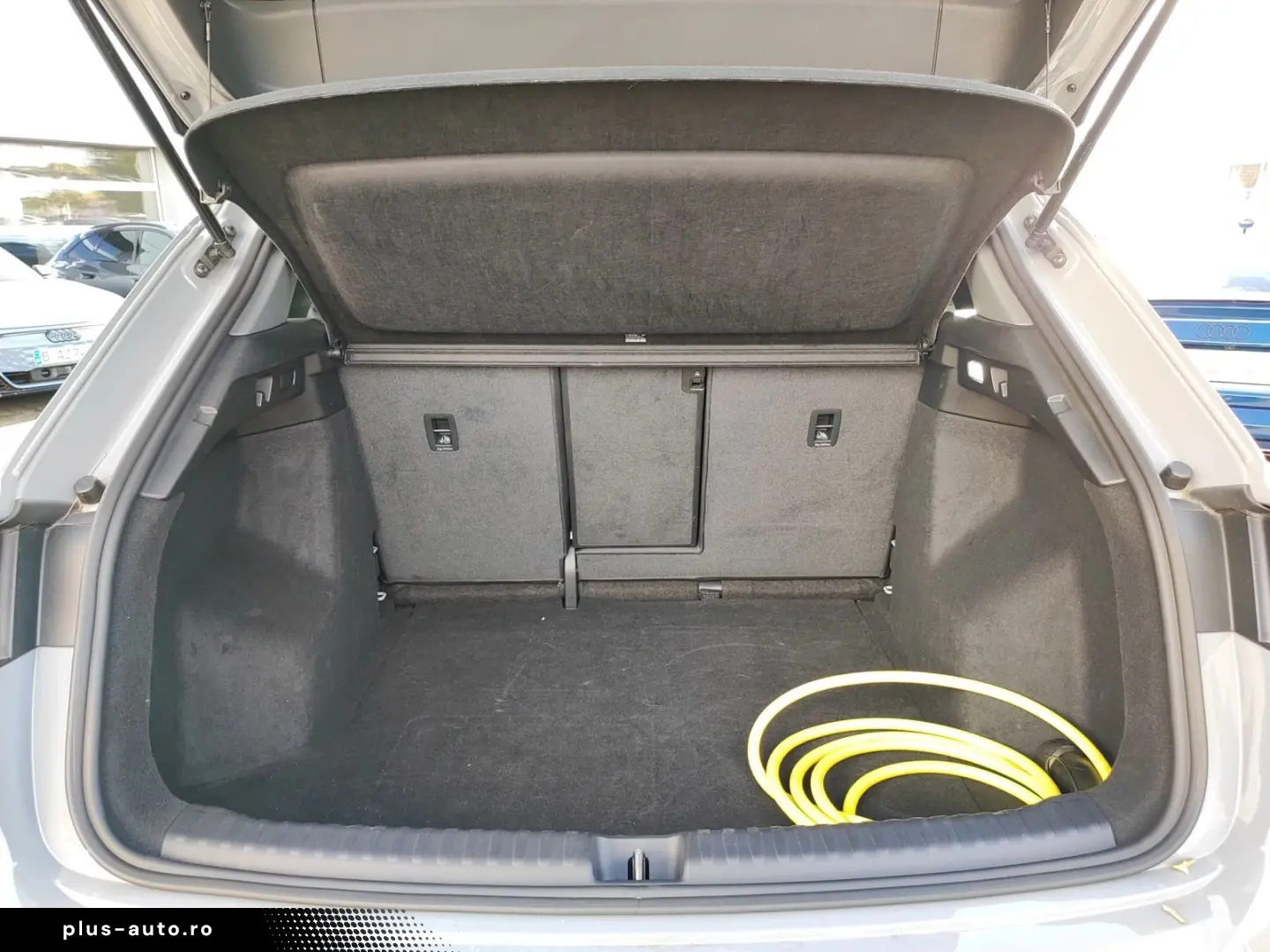 AUDI Q4 e-tron 35 Adv.  Opt.-Schwarz  Assist  R-CAM