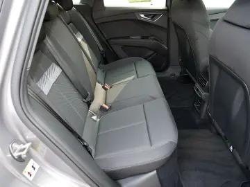 AUDI Q4 35 e-tron LED NAVIGATION SHZ PDC KLIMA FSE BT