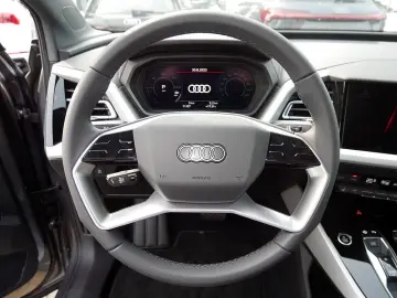 AUDI Q4 35 e-tron LED NAVIGATION SHZ PDC KLIMA FSE BT