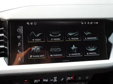 AUDI Q4 35 e-tron LED NAVIGATION SHZ PDC KLIMA FSE BT