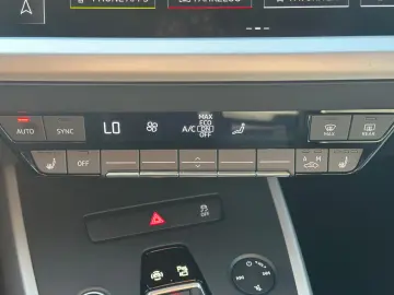 AUDI Q4 e-tron 40 NAV  HuD PARKEN 360