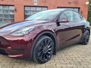 TESLA Model Y SR 2WD 19 BYD EAP AP AHK ab 3 99% Zinsen
