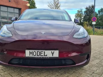 TESLA Model Y SR 2WD