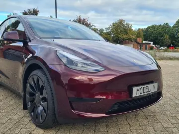TESLA Model Y SR 2WD