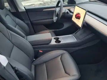 TESLA Model Y SR 2WD