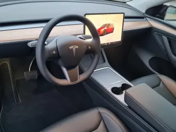 TESLA Model Y SR 2WD
