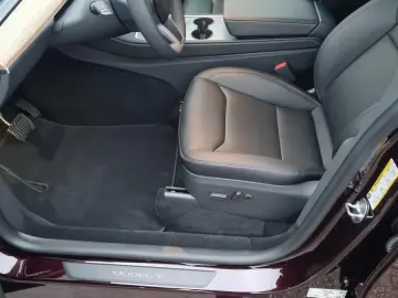 TESLA Model Y SR 2WD